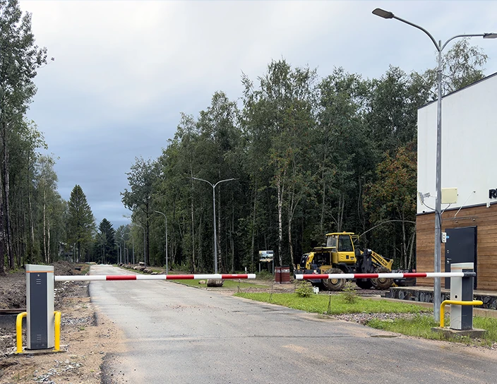 GS04 Boom barriers, Opushka House resort, Russia