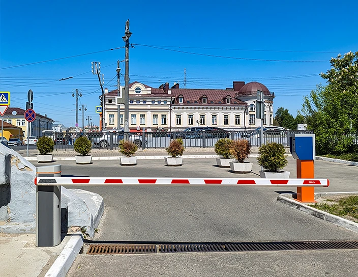 GS04 Boom barrier, Levitan Hotel, Russia