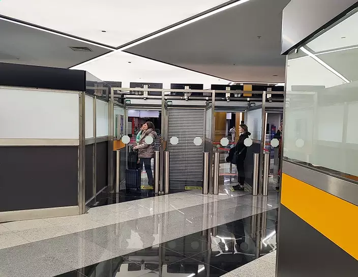 WMD-06 Motorized swing gates, Sheremetyevo International Airport, Russia